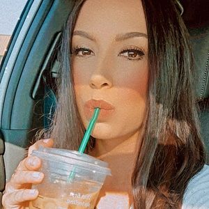 Meet your Posher, Marissa